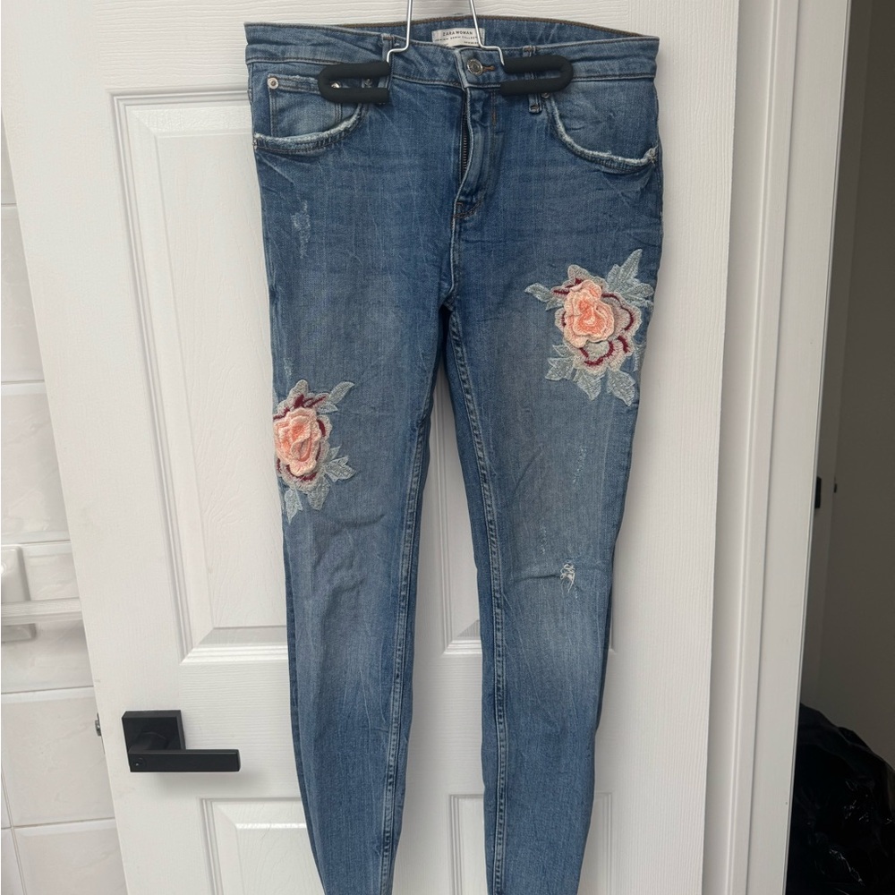 Zara Blue Skinny Jeans with Floral Embroidery